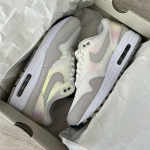 Women Nike Air Max Shoe